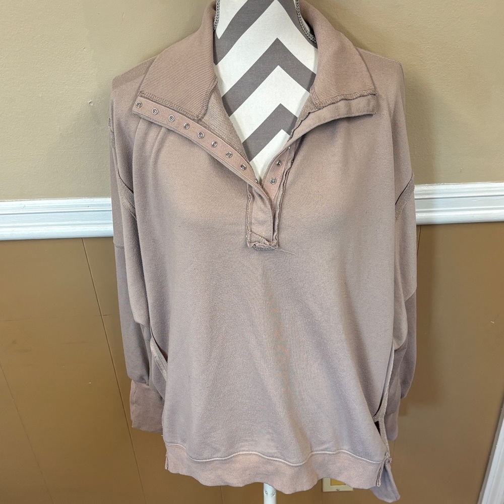 Women's Relaxed Fit Sweatshirt - Taupe